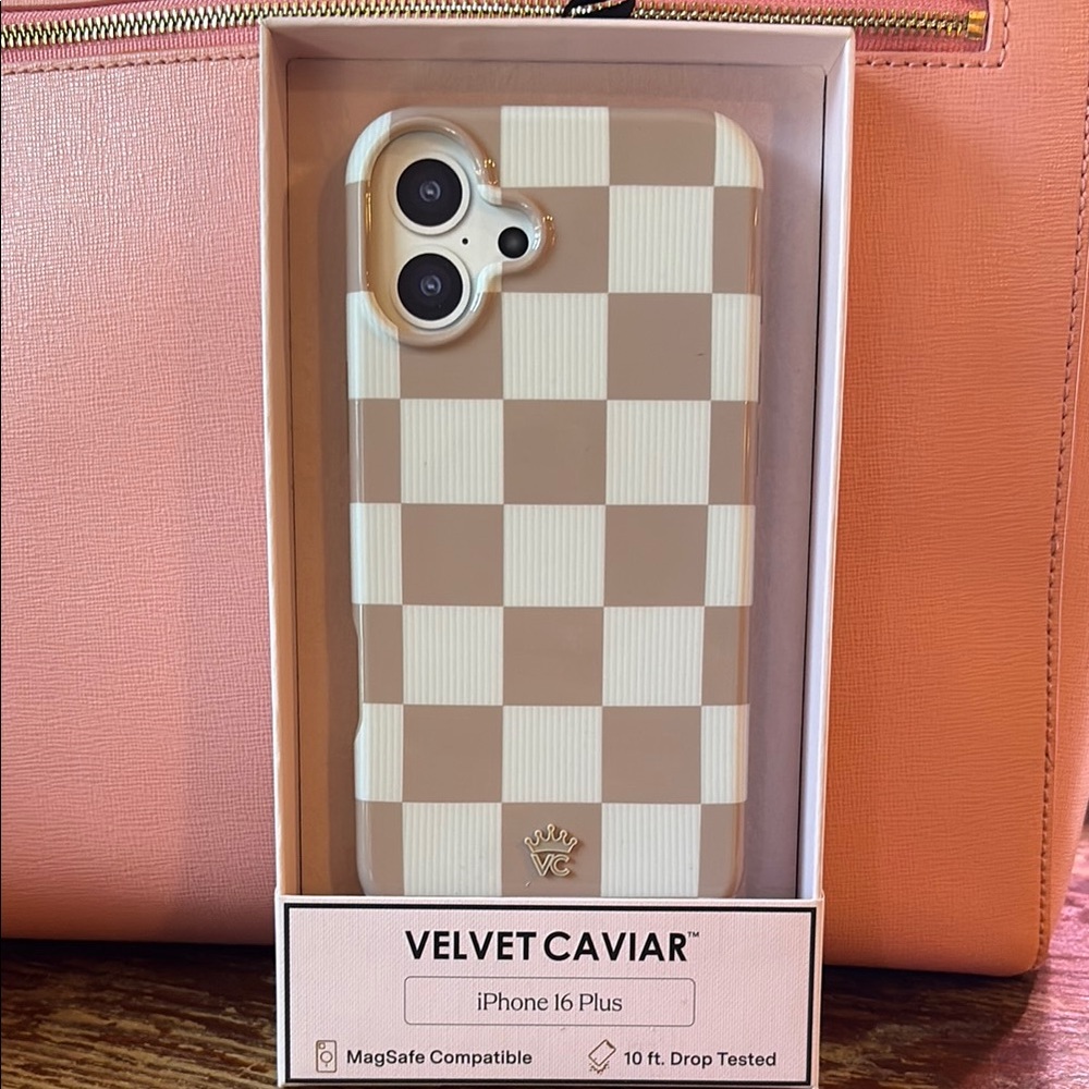 Velvet Caviar Cream Case for iPhone - Stylish Checkered Design